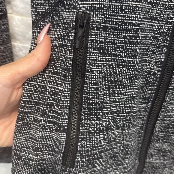 Lululemon Women's zipper jacket - Picture 7 of 10